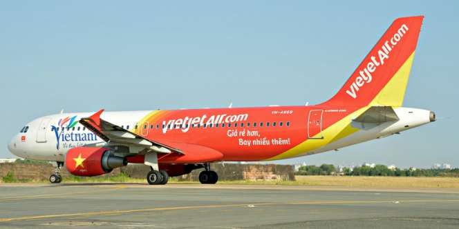 Maskapai dengan Pramugari Berseragam Vulgar Terbang ke RI?