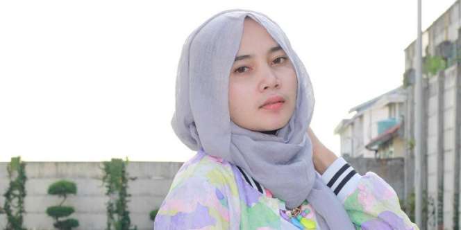 Mella Risya: Cara Cepat Bikin Hijab Ala Hana Tajima