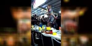 Jadi Viral! Tangis Histeris Mama Muda yang Kehilangan Anak