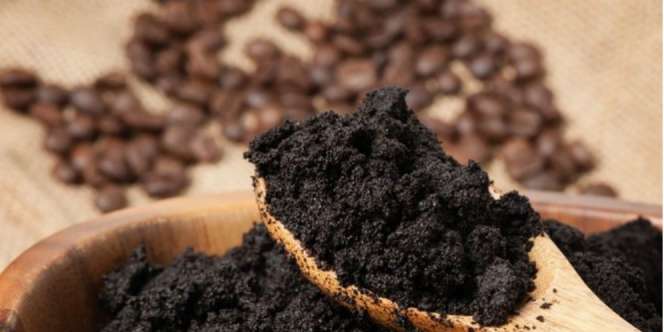 Atasi Mata Panda dengan Bubuk Kopi