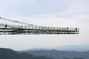 China Bangun Wisata 'Jalan Langit'