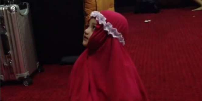 Masya Allah, Pintarnya Putri Ashanty Belajar Sholat