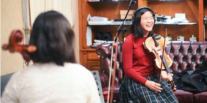 Veronica Duet dengan Sang Putri Mainkan 'Indonesia Pusaka'