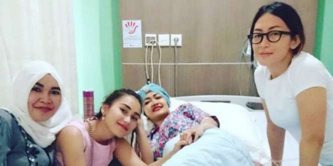 Jupe Susah Komunikasi, Ayu Ting Ting Mengaku Sempat Mengobrol