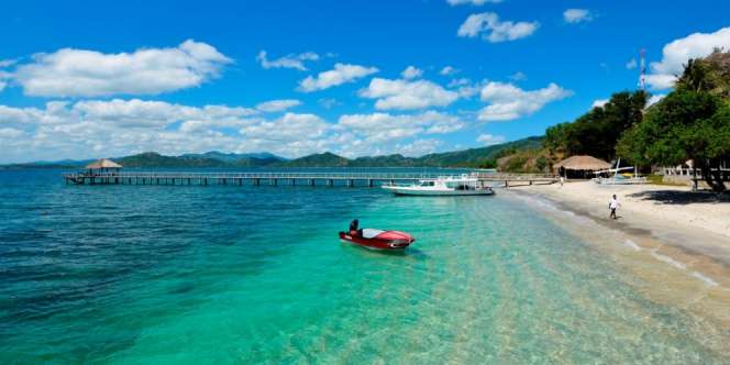 Bebaskan Sampah di Destinasi Wisata Halal Lombok