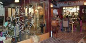 Kafe Langka, Pesan Makan dan Minum Dibayar Orang Lain