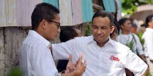 Tangis Sandi, Tawa Prabowo dan Tukang Cukur Sevilla