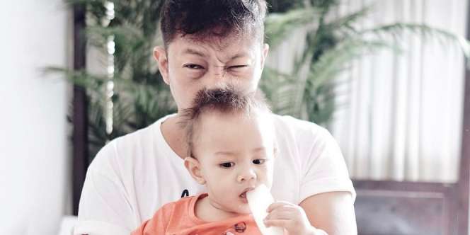 Hukum Memeluk dan Mencium Anak dalam Islam