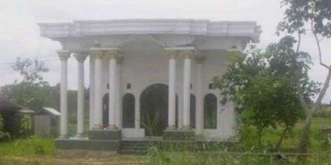 Rumah Ini Jadi Viral, Nampak Megah tapi Ternyata Belakangnya..