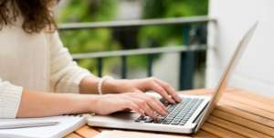 Siapa Lebih Banyak Jualan Online, Pria atau Wanita?