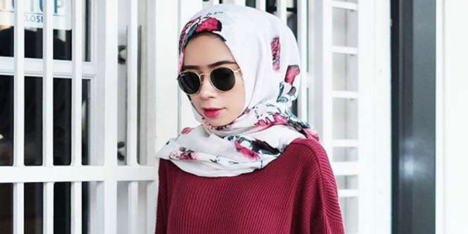 Yuk Tiru Gaya Kerudung Segitiga yang Kekinian