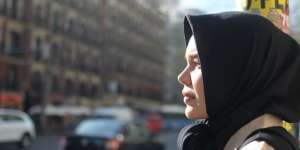 Pengalaman Haru Dewi Sandra di Katedral Masjid Spanyol