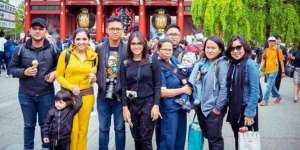 Ajak Pengasuh Liburan ke Jepang, Ashanty Beri Kado Spesial