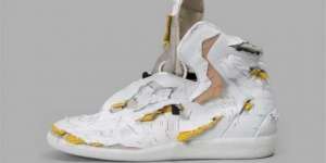 Sepatu 'Rombeng' Seharga Motor Matik