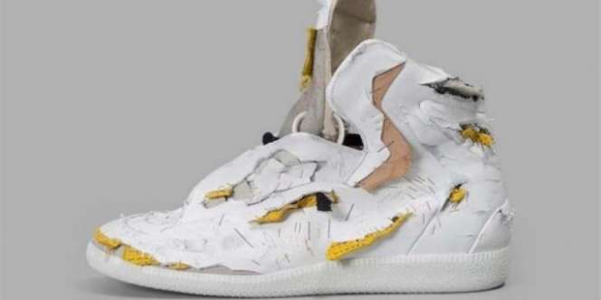 Sepatu 'Rombeng' Seharga Motor Matik