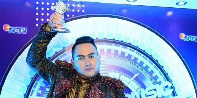 Berangkat Umroh, Nassar Pamitan Kepada Penggemar Dangdut