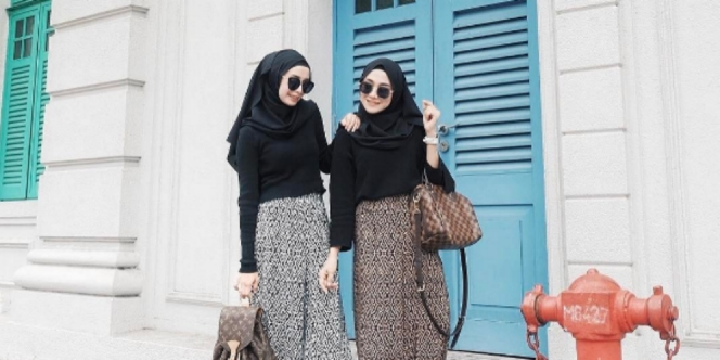 Tips Kenakan Baju Hitam Agar Tak Terlihat Membosankan