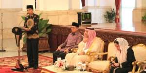 Jokowi Ajak Muslim Indonesia Tunjukan Pesan Cinta Damai
