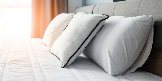Wajib Tahu, Langkah Efektif Membersihkan Bantal