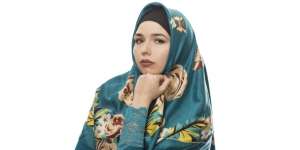 Simpel, Tutorial Hijab dari Ivan Gunawan yang Mudah Dicoba