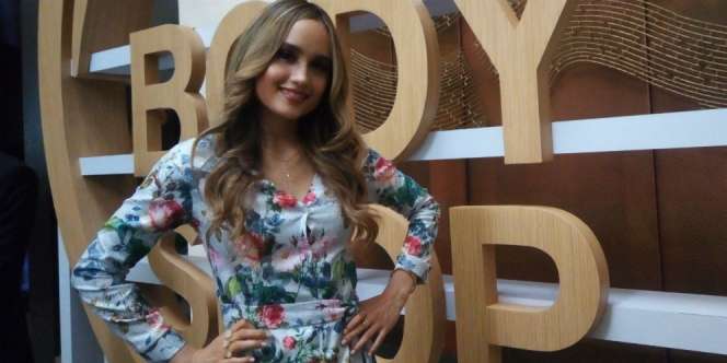Cinta Laura Jadi Brand Ambassador Produk Kecantikan