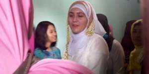 Sudah Mualaf, Bule Cantik Italia Resmi Dinikahi Pria Batang