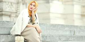Fashion Item Era 90-an yang Kembali Hits di 2017