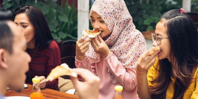 Saat Ditraktir Makan, Jangan Lupa Baca Doa Ini