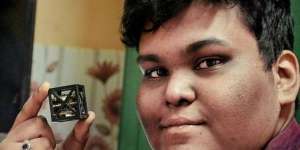 Wow! Siswa SMA Bikin Satelit Teringan di Dunia