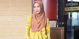 Fitri Aulia: Tips Padupadan Busana dengan Warna Kuning