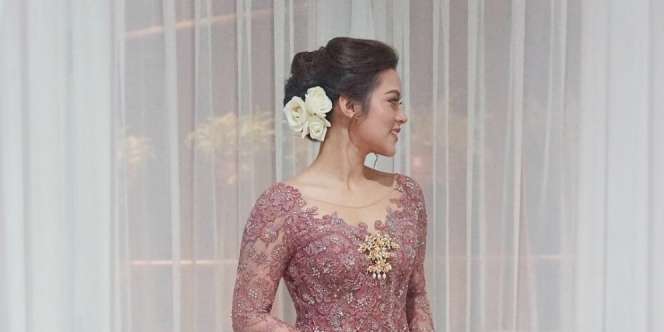 Desainer di Balik Penampilan Anggun Raisa Saat Dilamar Hamish