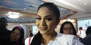 Terungkap Cara Krisdayanti Poles Wajah dengan Make Up