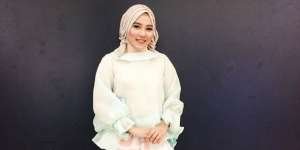 Tutorial Hijab Paris Simpel yang Sedang Tren
