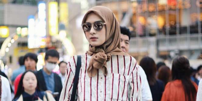 Inspirasi Jilbab Bentuk Pita Ala Hijaber Bella Attamimi 