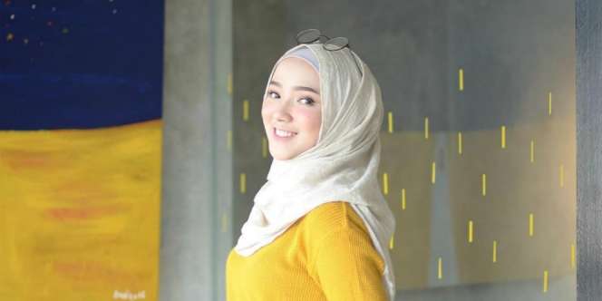 Ide Penggunaan Busana Cerah untuk Temani Ngabuburit