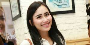 Pose Berani Ayu Ting Ting Bikin Heboh