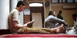 Para Profesor Peluk Islam