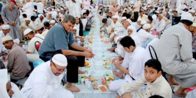 Pesan Rasulullah: Bersahur dan Segerakan Berbuka