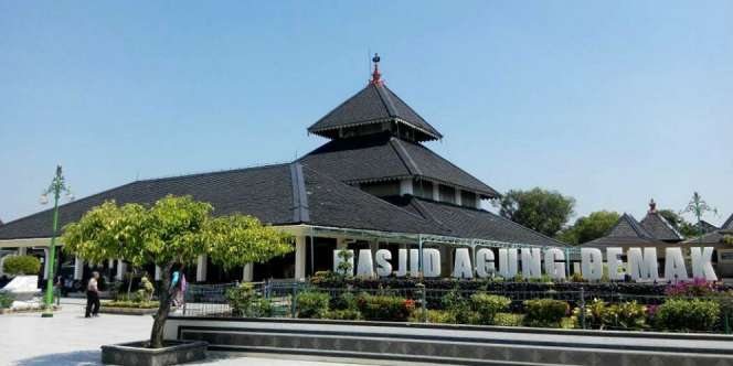 Puasa Tambah Seru, Yuk Wisata Ramadan ke Masjid Agung Demak!