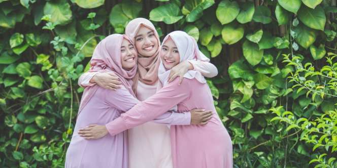 OOTD Cantik Temani Ngabuburit Inspiratif Selama Bulan Suci