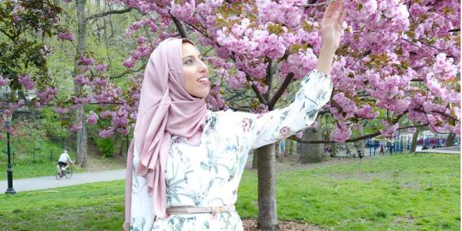 Kreatif, Manfaatkan Tali Tas Menjadi Fashion Item Keren