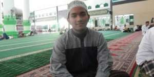 Sempat Takut Akan Dibunuh, Remaja Ini Jadi Imam Masjid Agung