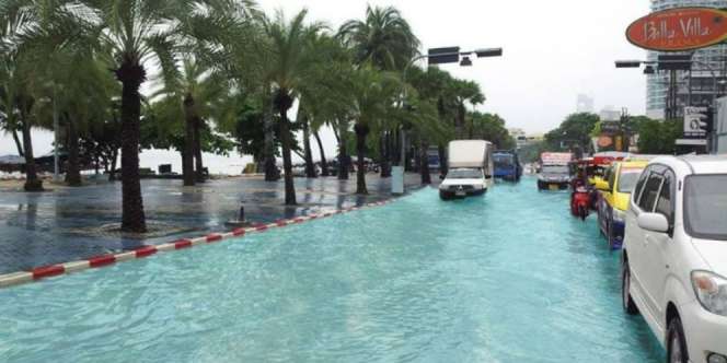 Heboh Air Banjir Sejernih Kolam Renang