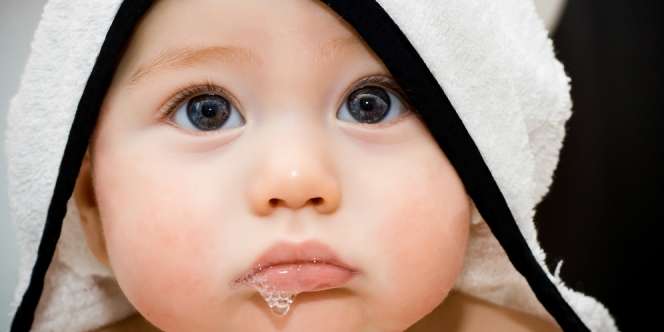 Bayi Keluarkan Banyak Liur, Apa Sebabnya?