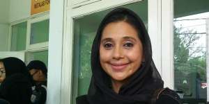 Cerita Ayu Azhari Mandikan Jenazah Yana Zein