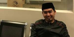 Ustaz Solmed Ditahan di Bandara Changi