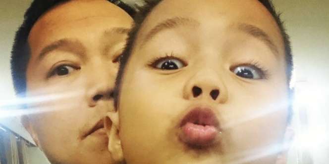 Jadi Single Father, Sandy Sondoro Tak Merasa Kerepotan