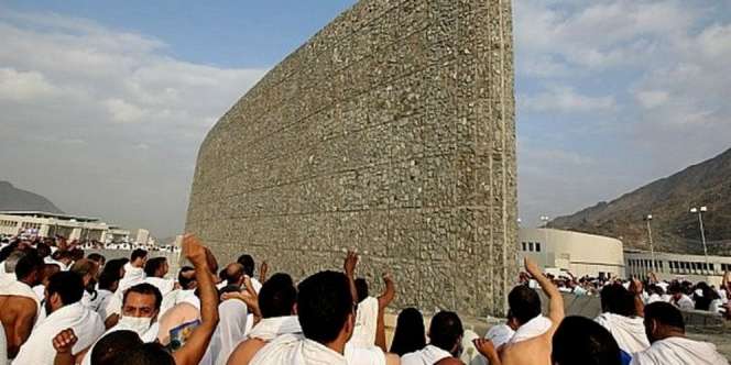 Cerita di Balik Jamarat, Tempat Jamaah Haji 'Melempar Setan'