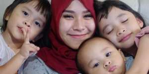 Zaskia Mecca Punya Trik Khusus Bangunkan Sahur Anak-anaknya