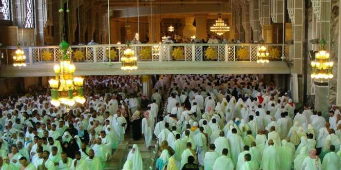 Imbas Konflik Arab-Qatar, Jamaah Umrah Ganti Maskapai